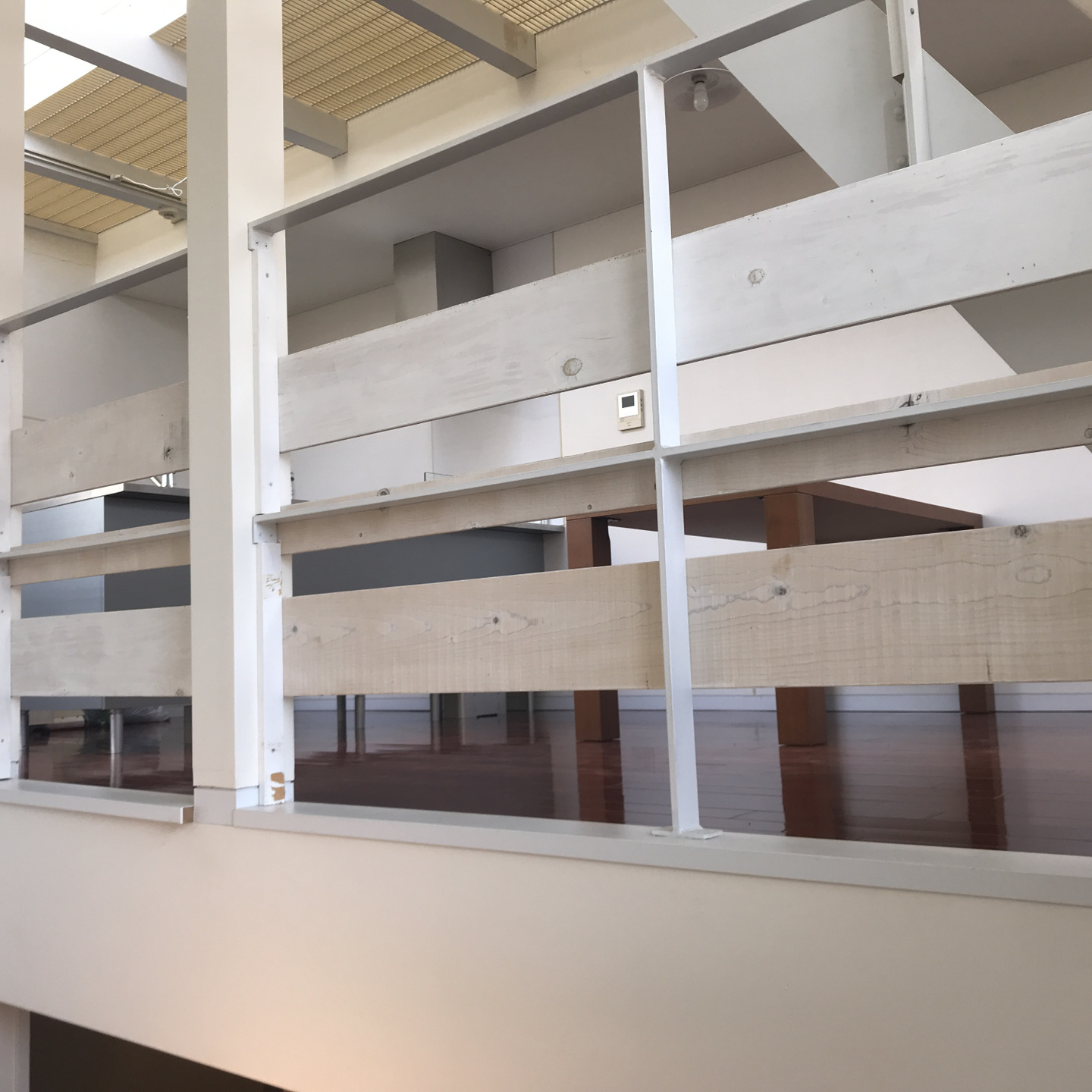 隙間が素敵な家