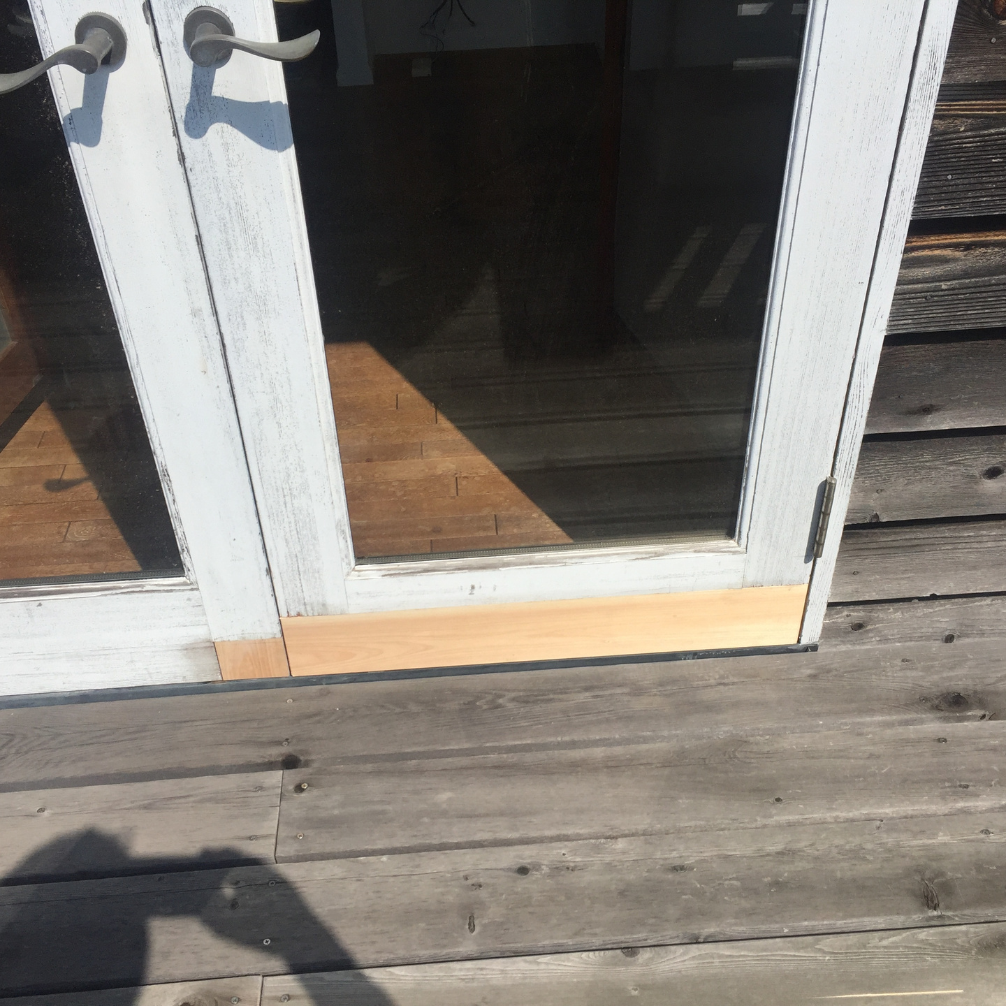 木製ドアを直す