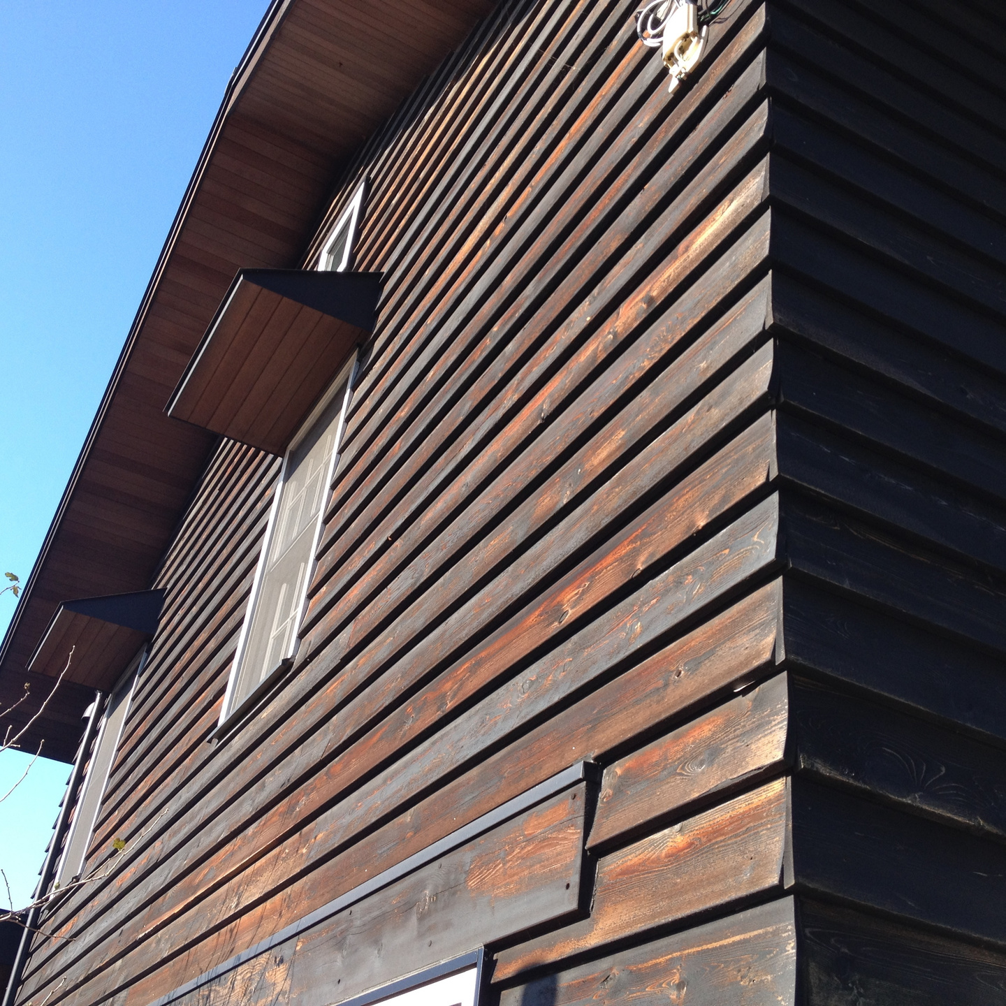 木製の外壁を直す